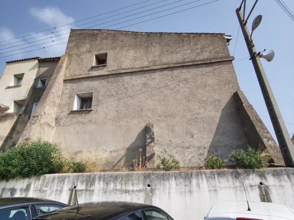 Servian Maison de ville pleine de potentiel avec vue impre