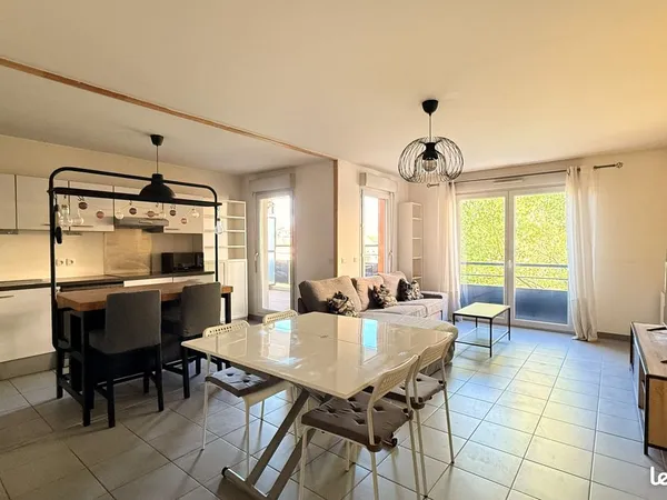 Appartement T3 meublé 70 m² - Balcon - Box fermé - Villeurbanne - Rue de Longchamp