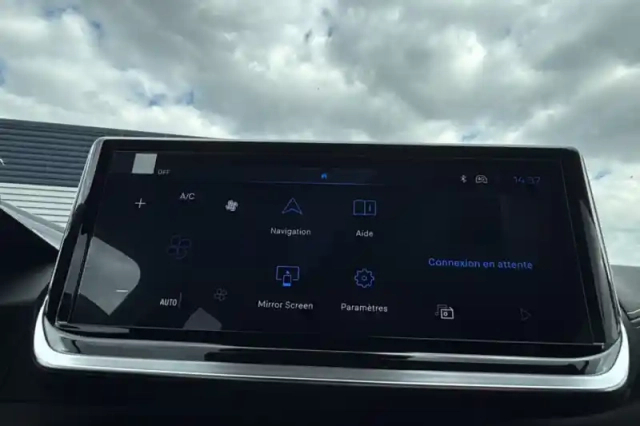 Peugeot 2008 hybrid 145 e-dcs6 — photo 70