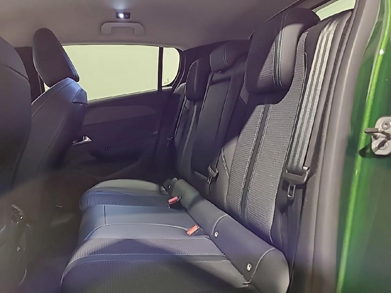 Peugeot 308 phev 180 e-eat8 allure pack — photo 13