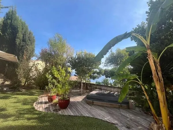Eze bord de Mer, charmante maison au calme