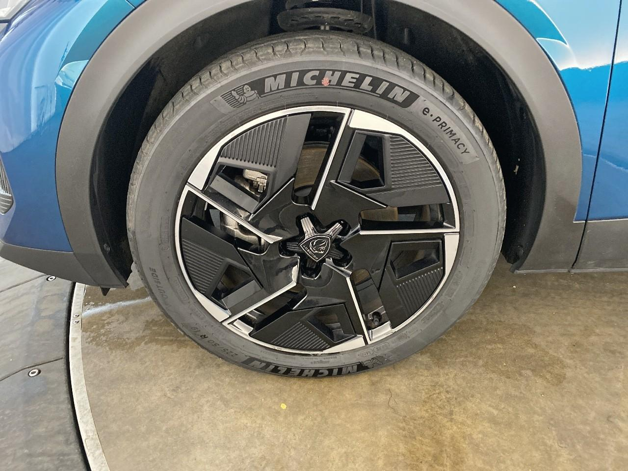 Peugeot 408 electrique 58 kwh 210 ch allure — photo 11