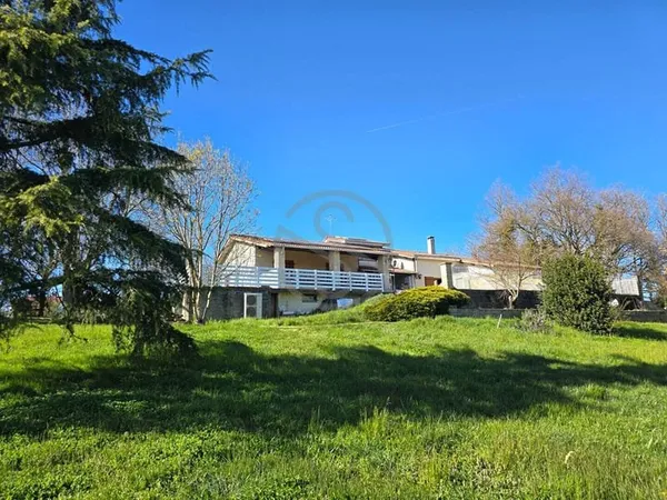 Maison 9 pièces 180 m²