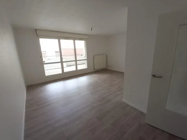 APPARTEMENT T3 AVEC BALCON - BORDEAUX BELCIER