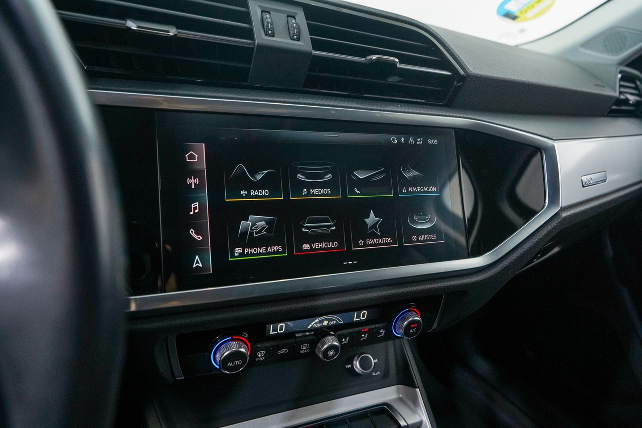 Audi Q3 — photo 30