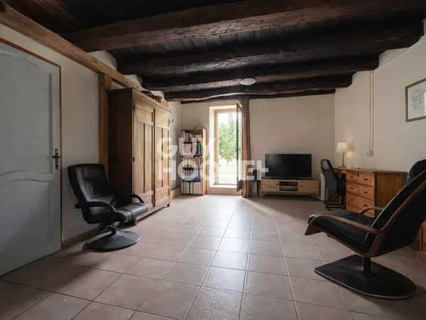 Maison spacieuse à vendre à Ozolles - 5 pièces avec grand terrain