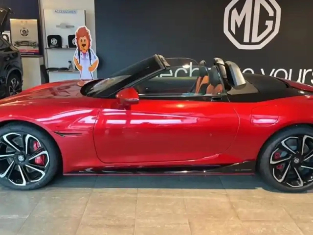 Mg Cyberster 510ch 77kwh 4wd — photo 2