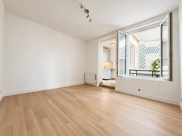 Vends 2 pièces traversant - Métro Commerce PARIS 15