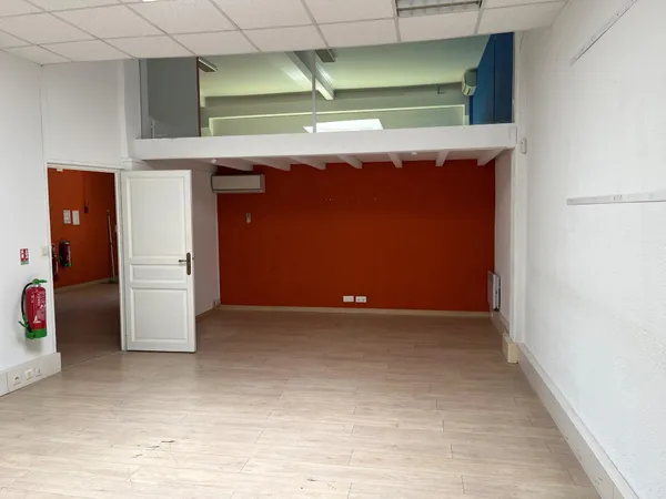 Bureau 122 m2 - Courtine