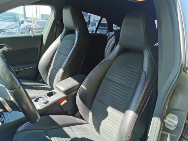 Mercedes Cla 200 d launch edition pack amg — photo 14