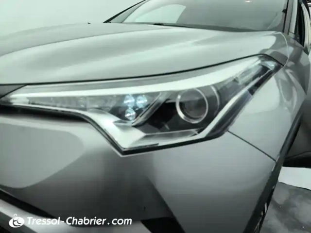 Toyota C-Hr 1.2t 2wd graphic — photo 3