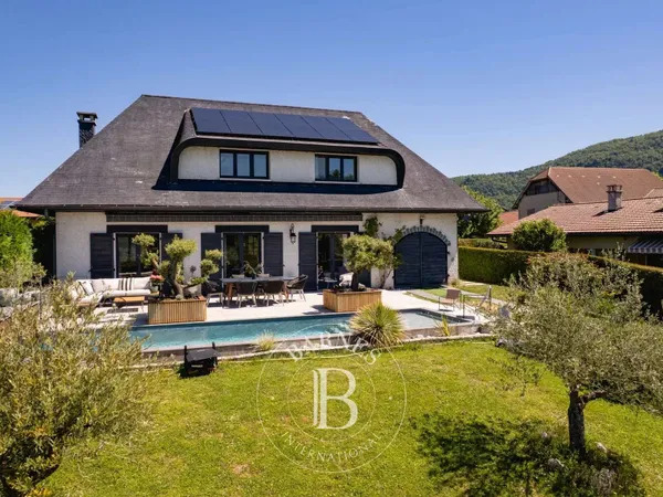 Maison 5 pièces 200 m²