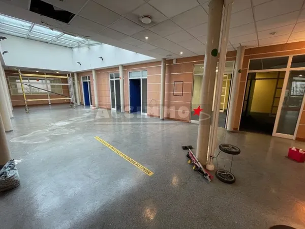 Bureau et espace de travail Location Castres  534m² 3300€