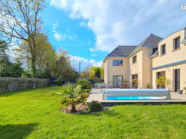 Propriété 6 pièces 174 m²