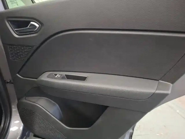 Renault Captur e-tech plug-in 160 — photo 21