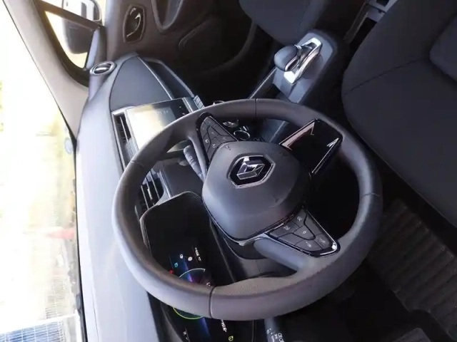 Renault Zoé zoe r110 - 22b — photo 11