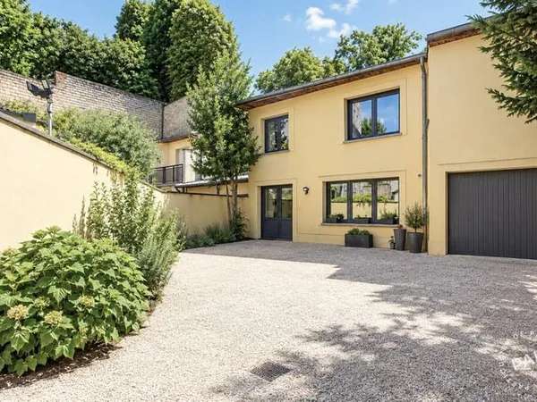 Maison 6 pièces 202 m²