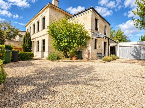 Maison 9 pièces 160 m²