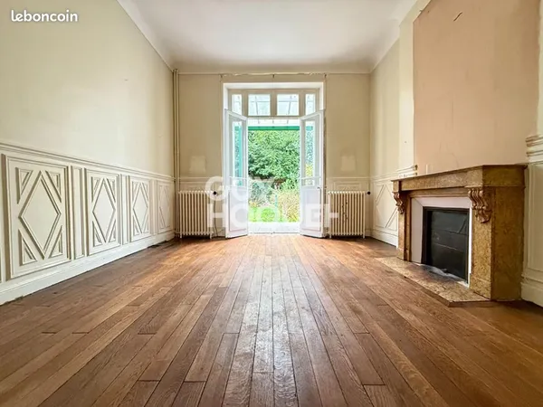 Hotel particulier 8 pièces 183 m²