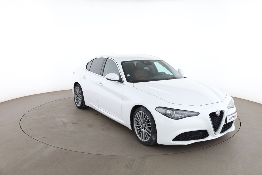 Alfa Romeo Giulia 2.2 Lusso AT8 — photo 7