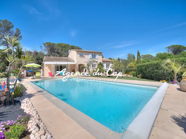 VILLA 4 CHAMBRES PROCHE DES GOLFS AVEC PISICNE ET GARAGE A SA
