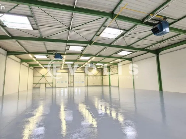 Local d'activité 2 003 m²