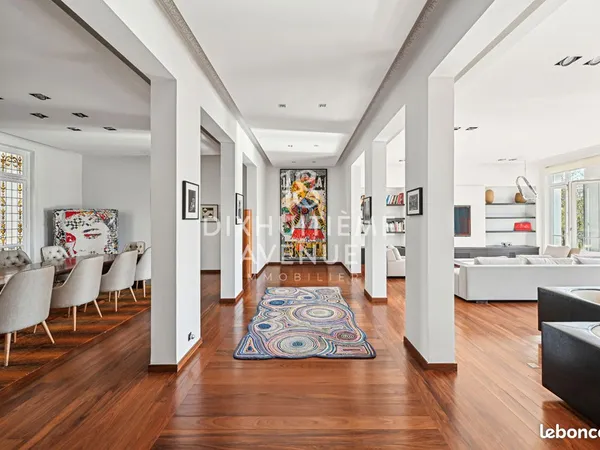 Appartement 5 pièces 307 m²