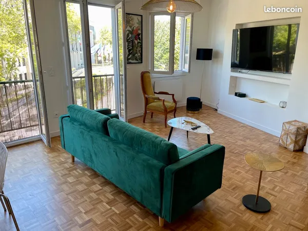 Superbe appartement T3 69m2 entièrement meublée entre mairie et front de mer