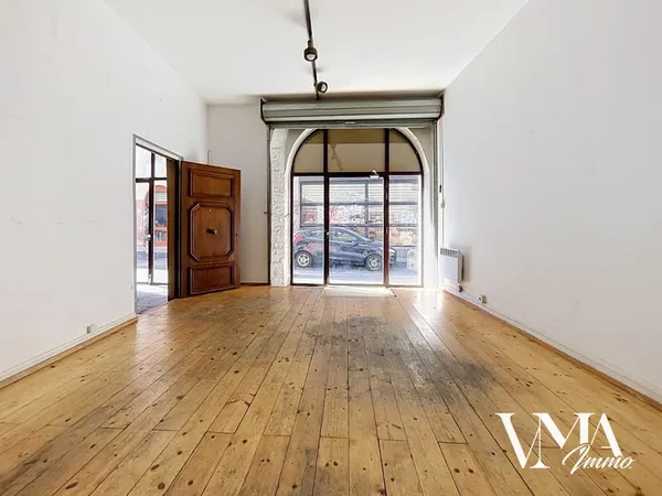 EXCLUSIVITÉ / Local de 31 m2 dans un bel immeuble ancien