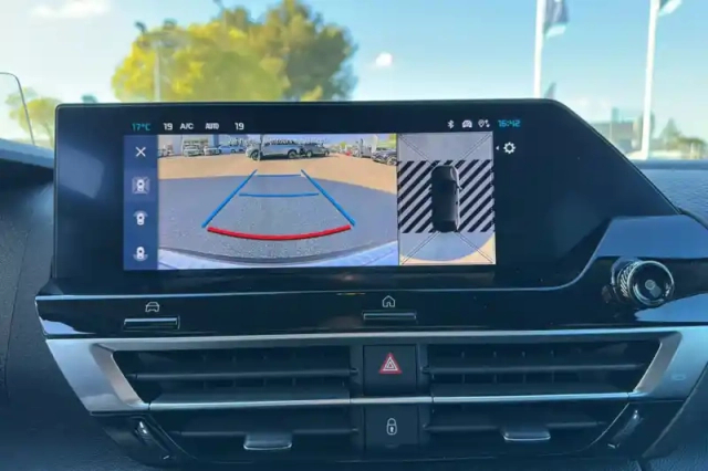 Citroën C4 puretech 130 eat8 — photo 25