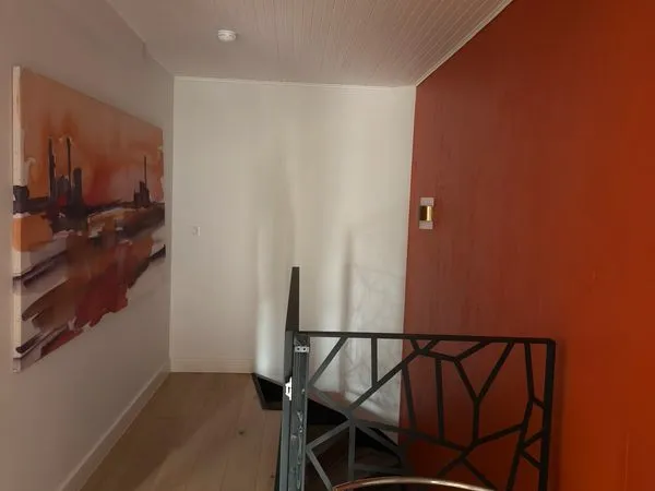 GAMBSHEIM 138 m2 + loggia 21 m2 + 70 m2 combles + 2 places de parking. Prix 365 000