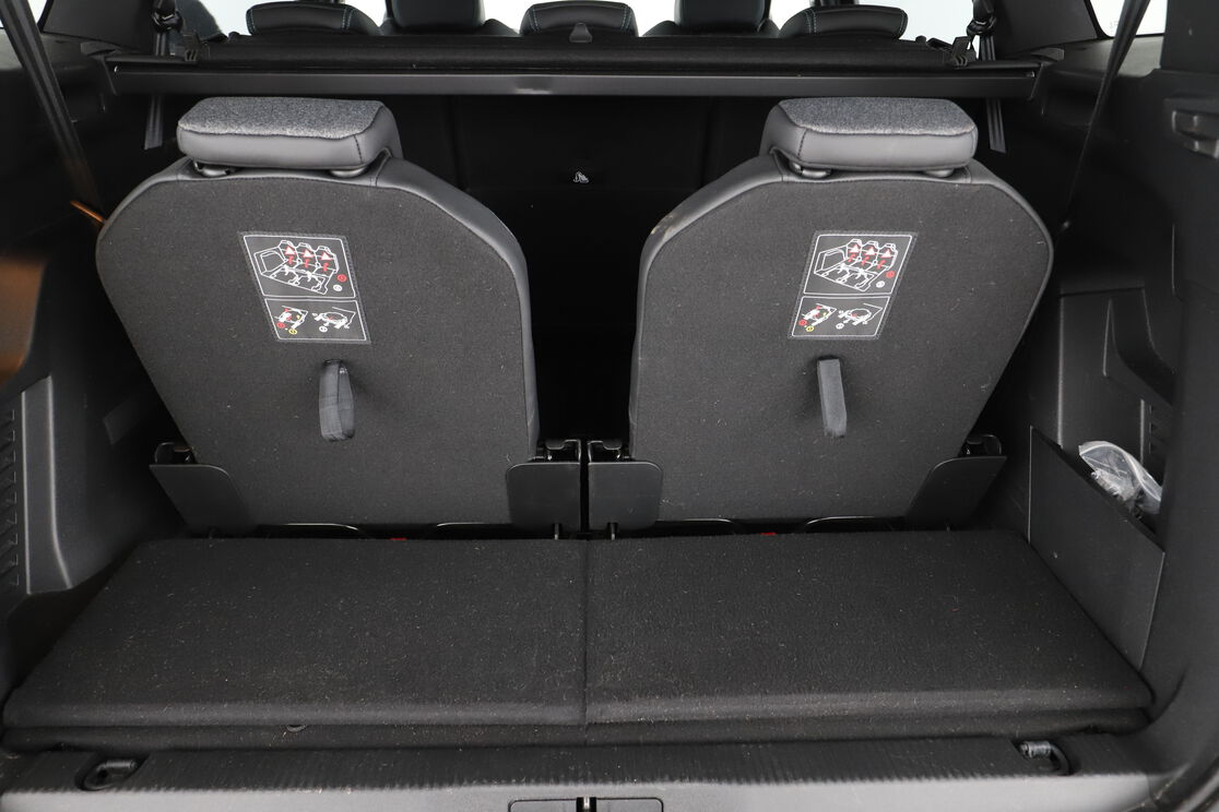 Peugeot 5008 1.2 Hybrid Allure Pack e-DCS6 — photo 16