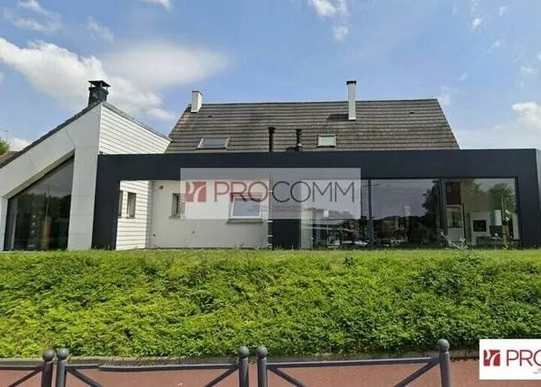 Local d'activité 295 m²