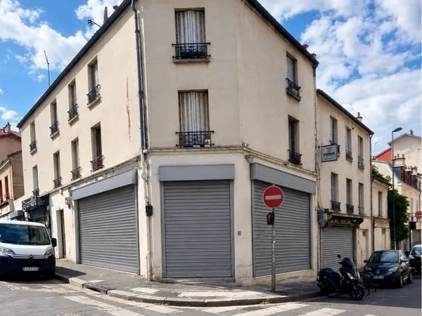 Local pour stockage bureau entrepot porte paris