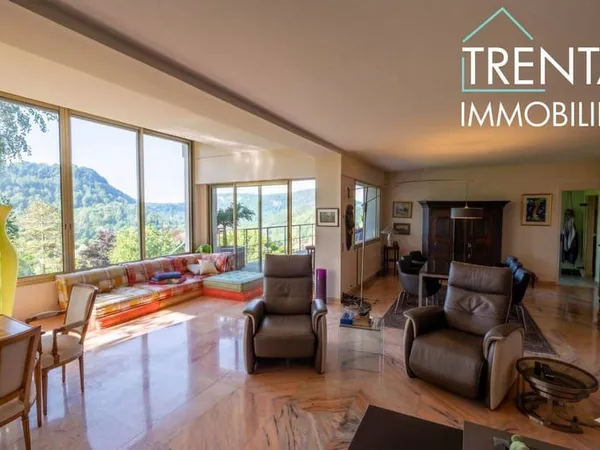 Maison 8 pièces 267 m²