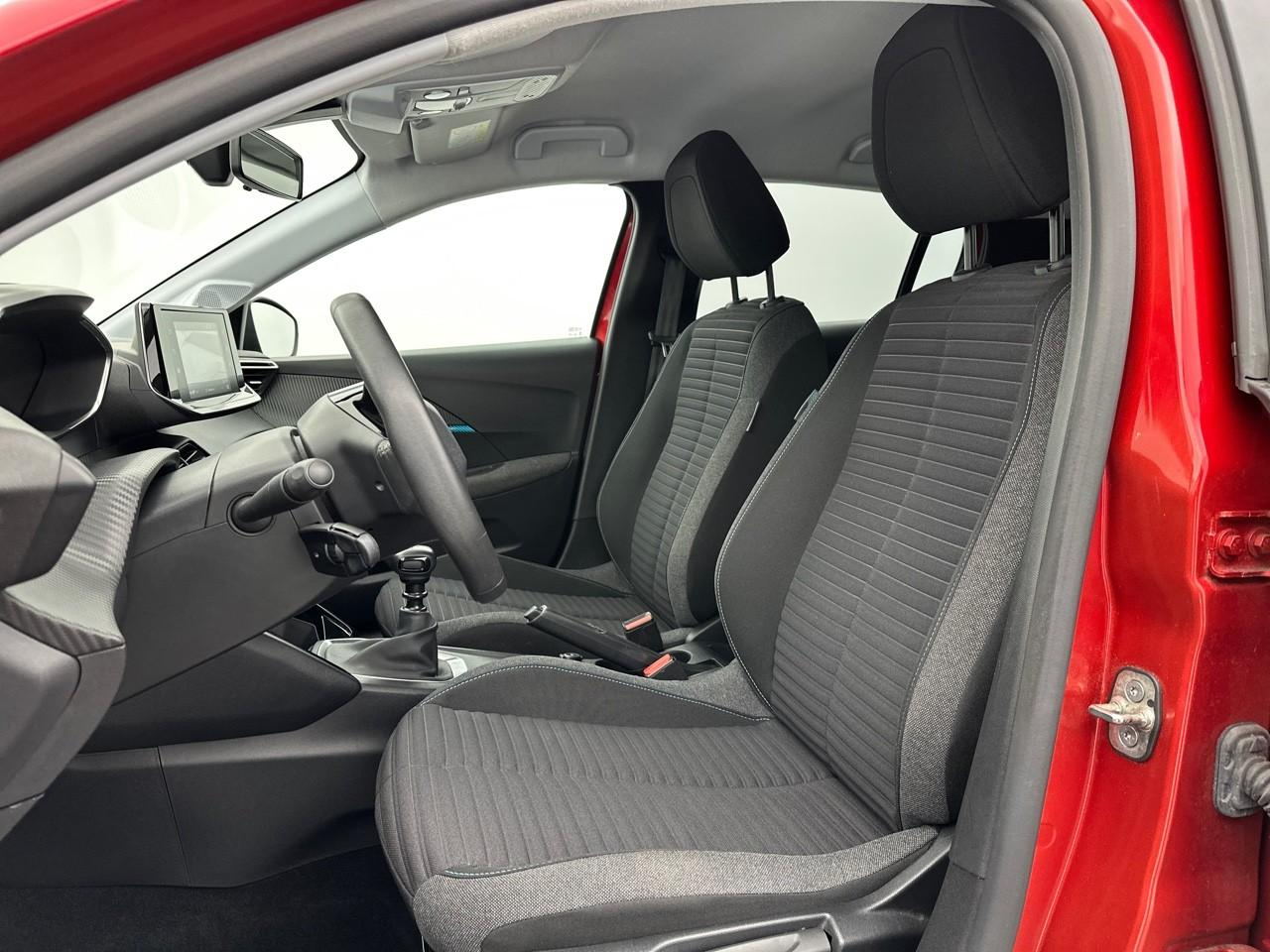 Peugeot 208 puretech 100 s&s bvm6 style — photo 9
