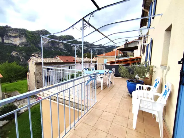 Maison de village 170 m²-Garage et jardin