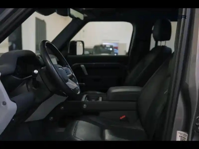 Land Rover Defender 110 2.0 p400e x-dynamic se — photo 24