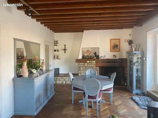 Maison spacieuse à fort potentiel + maison à renover