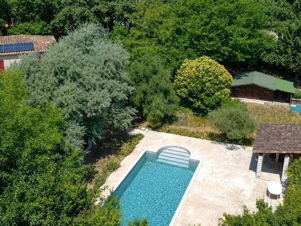 Villa 6 pièces 142 m²