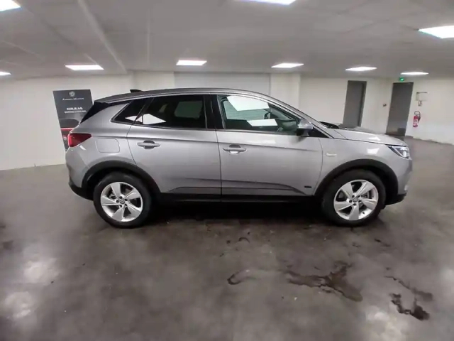 Opel Grandland X hybrid 225 ch bva8 — photo 4