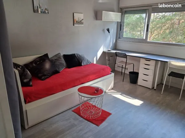 Beau studio refait à neuf