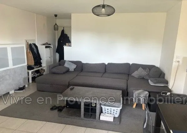 Avignon extra muros, au 2e étage avec ascenseur, Appartement d