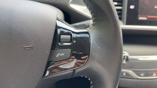 Peugeot 308 1.2 PureTech 130 - Allure – 2020 – 6964 km – Essence – Boîte Manuelle — photo 5