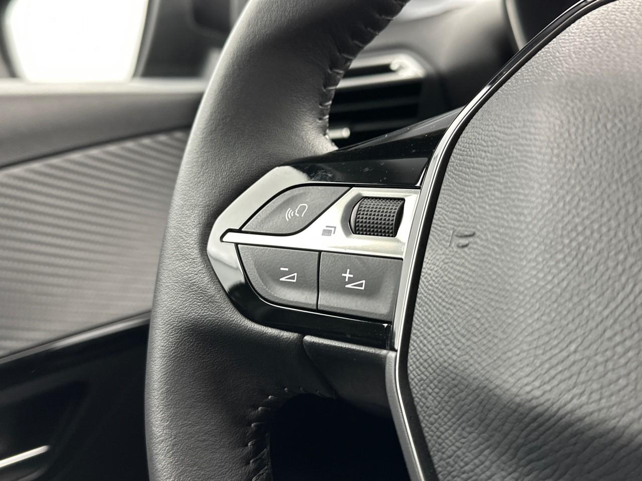 Peugeot 208 puretech 100 s&s bvm6 allure — photo 19