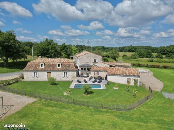 Maison 11 pièces 437 m²