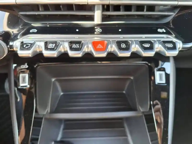 Peugeot 2008 electrique 54 kwh 156 ch — photo 32