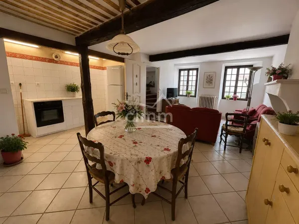 Maison de village T6 avec cour et terrasse