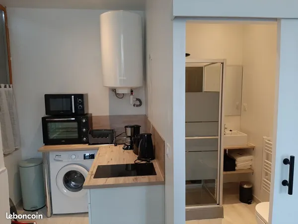 Grand studio meublé centre Evaux Les Bains