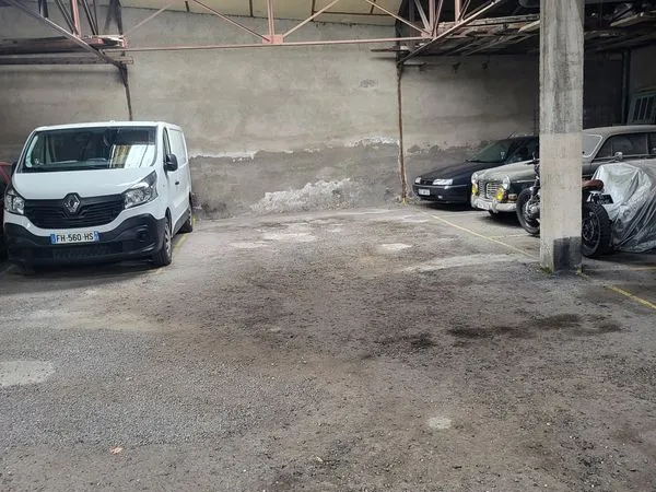 Place voiture parking couvert chamalieres